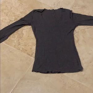 Pete women’s medium v neck thin sweater